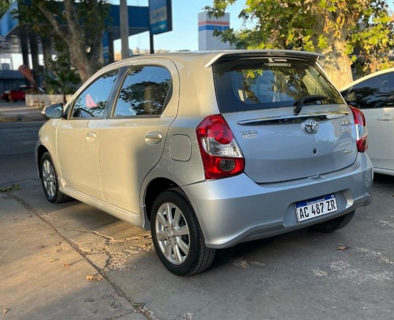 Toyota Etios Usado en Mendoza, deRuedas