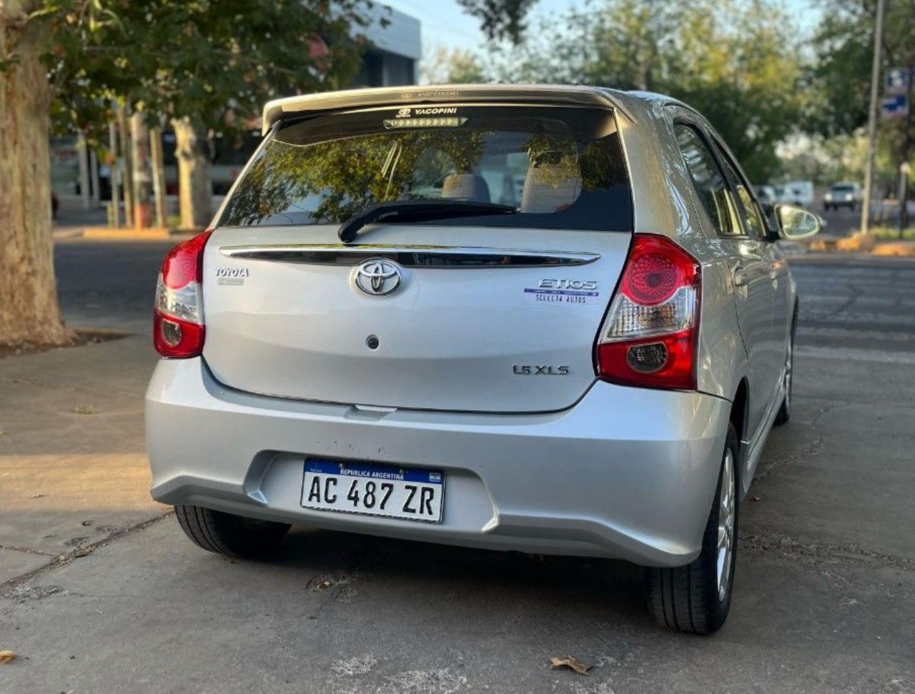 Toyota Etios Usado en Mendoza, deRuedas