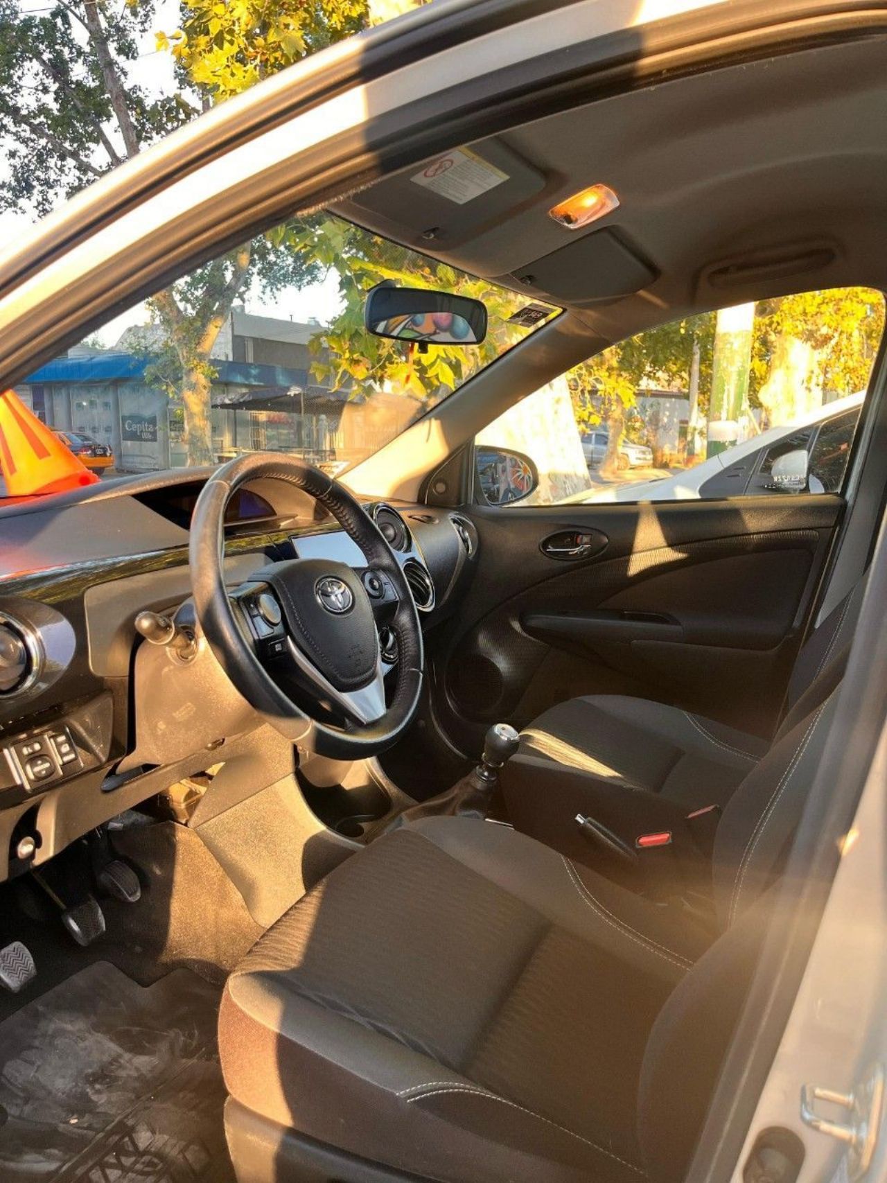 Toyota Etios Usado en Mendoza, deRuedas