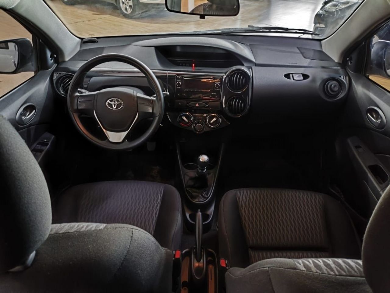 Toyota Etios Usado Financiado en Córdoba, deRuedas