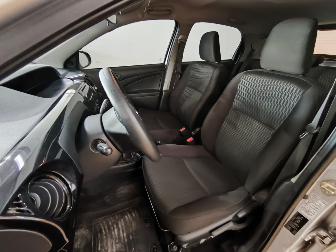 Toyota Etios Usado Financiado en Córdoba, deRuedas