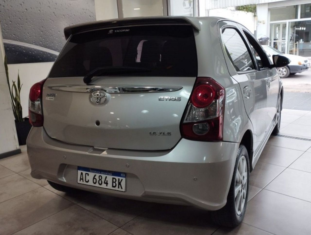 Toyota Etios Usado Financiado en Mendoza, deRuedas