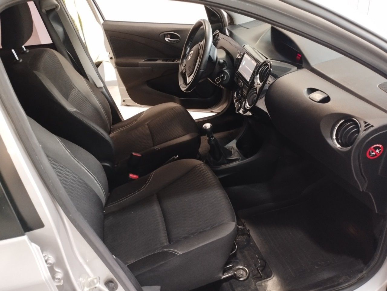 Toyota Etios Usado Financiado en Mendoza, deRuedas