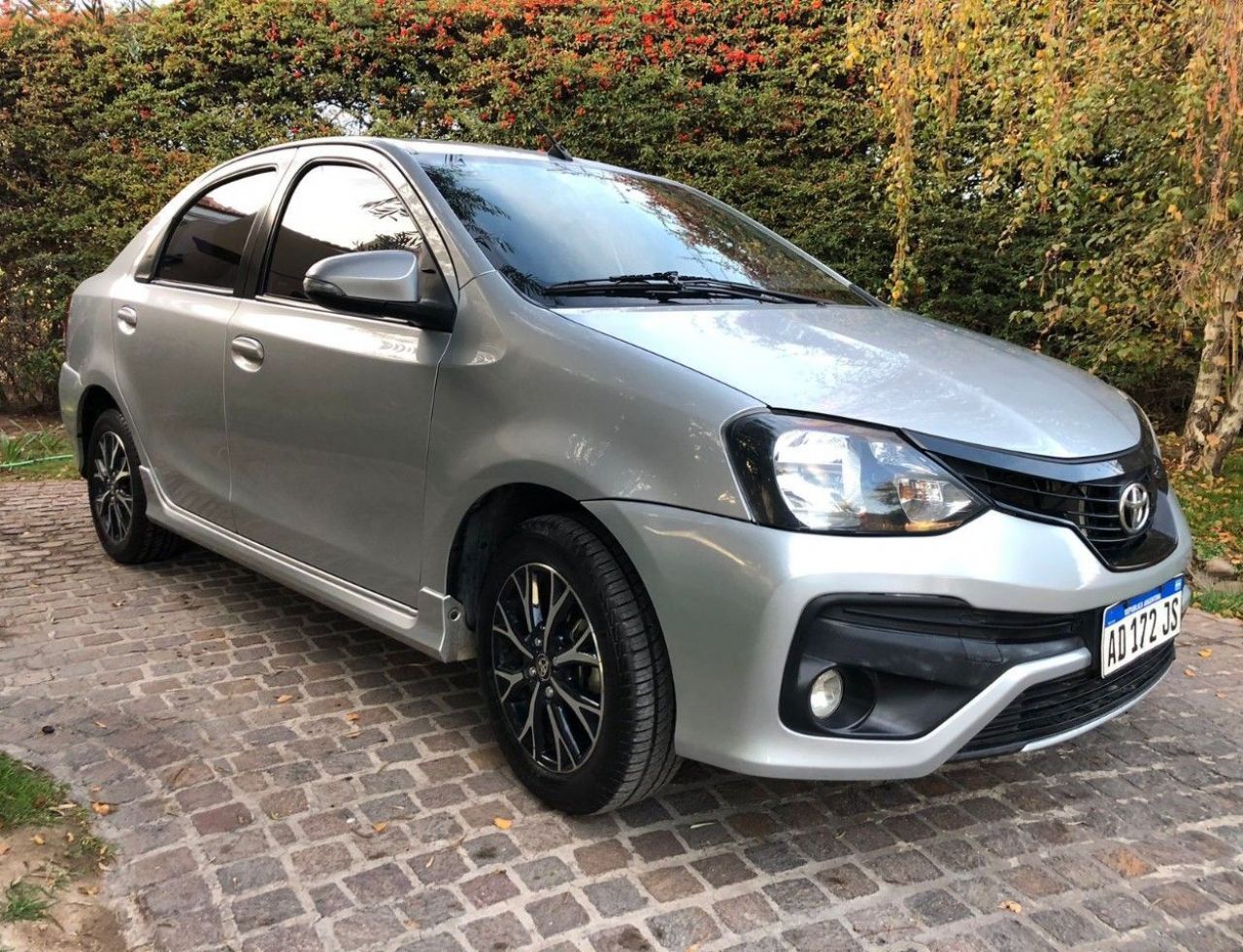 Toyota Etios Usado en Mendoza, deRuedas