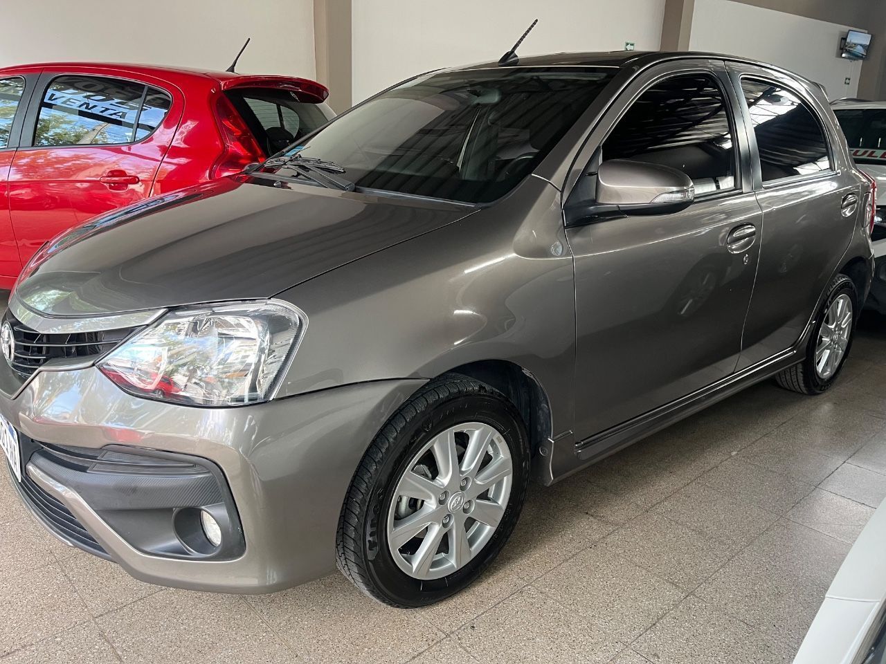 Toyota Etios Usado Financiado en Mendoza, deRuedas