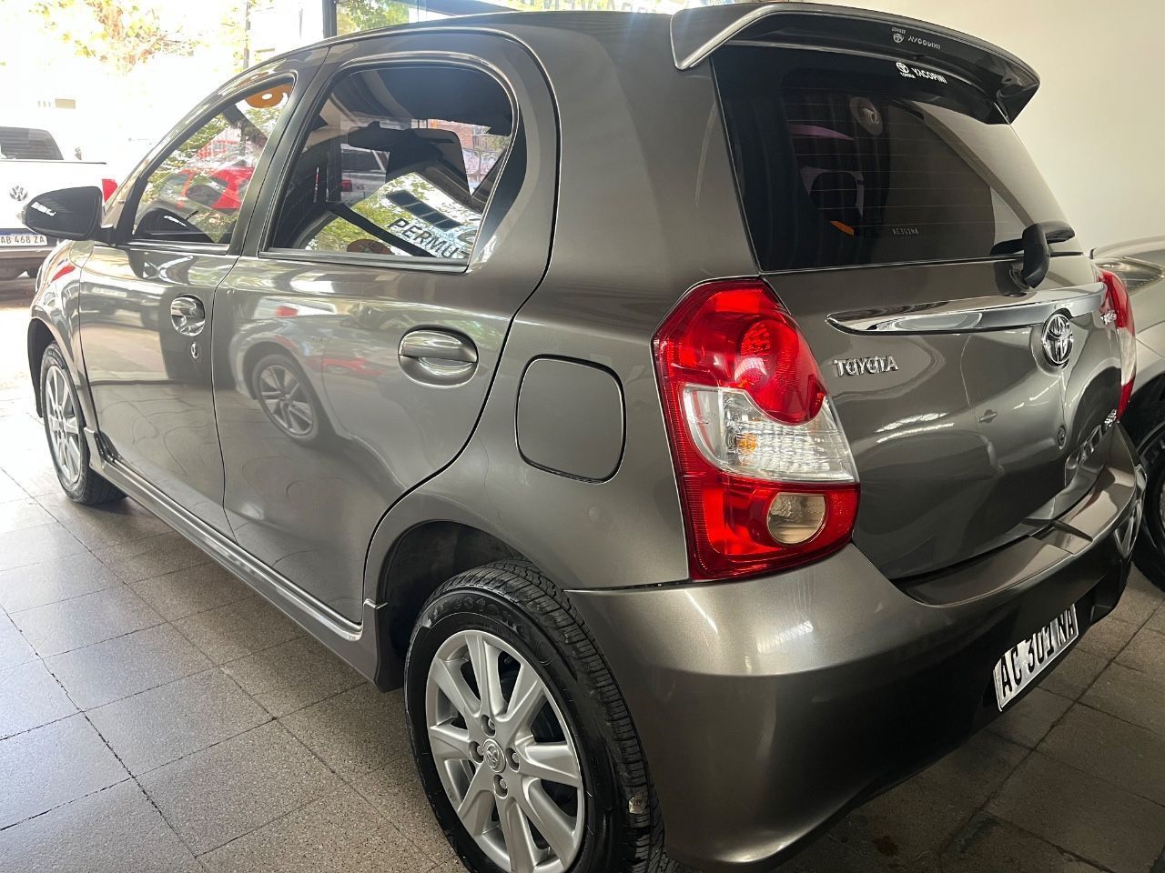 Toyota Etios Usado Financiado en Mendoza, deRuedas