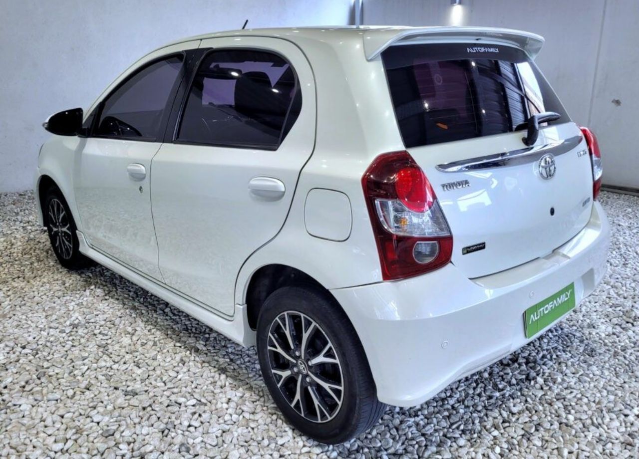 Toyota Etios Usado Financiado en Córdoba, deRuedas
