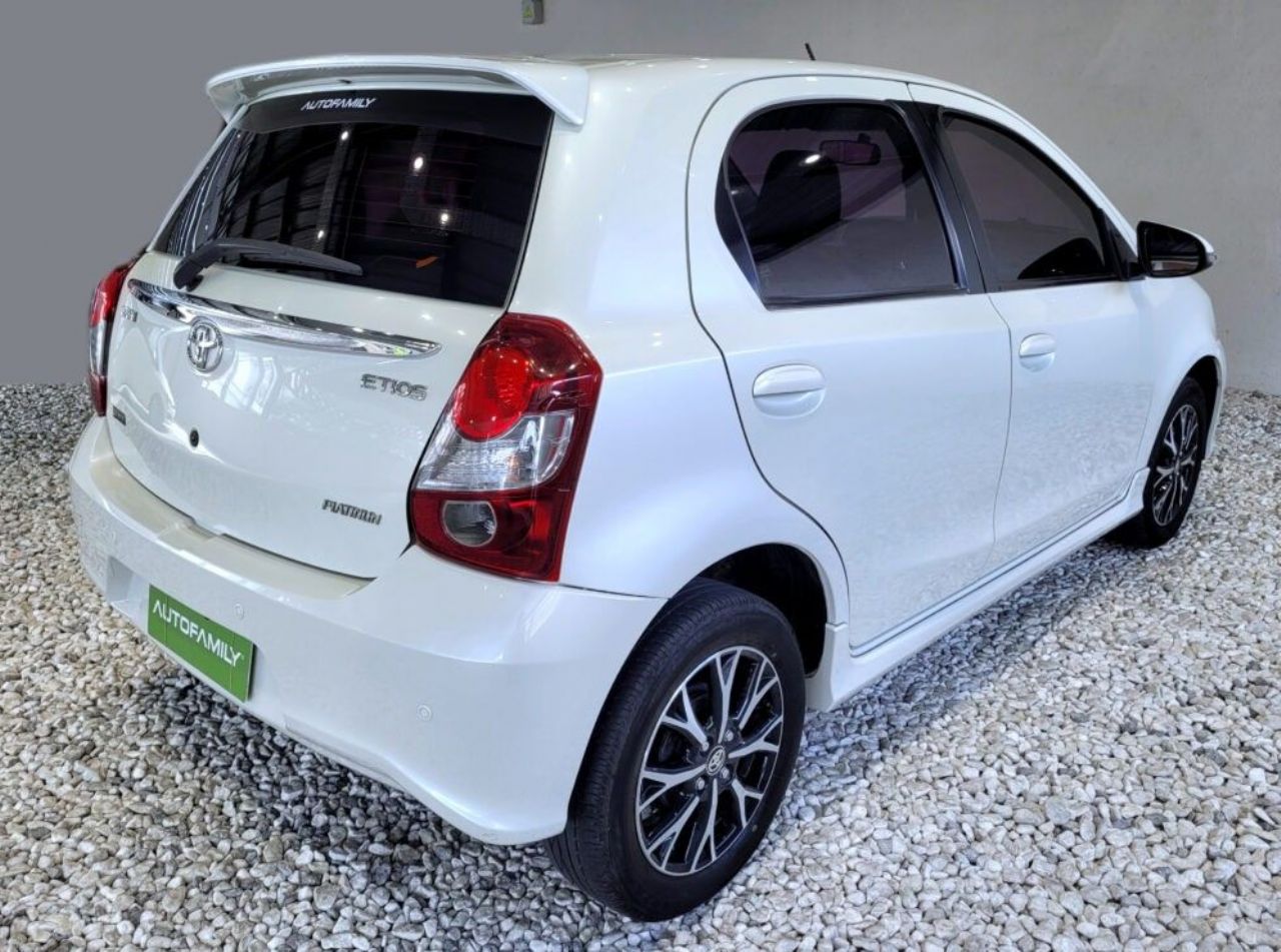 Toyota Etios Usado Financiado en Córdoba, deRuedas