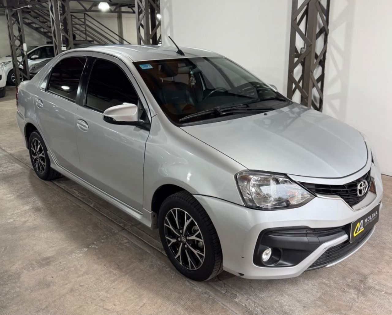 Toyota Etios Usado en Mendoza, deRuedas
