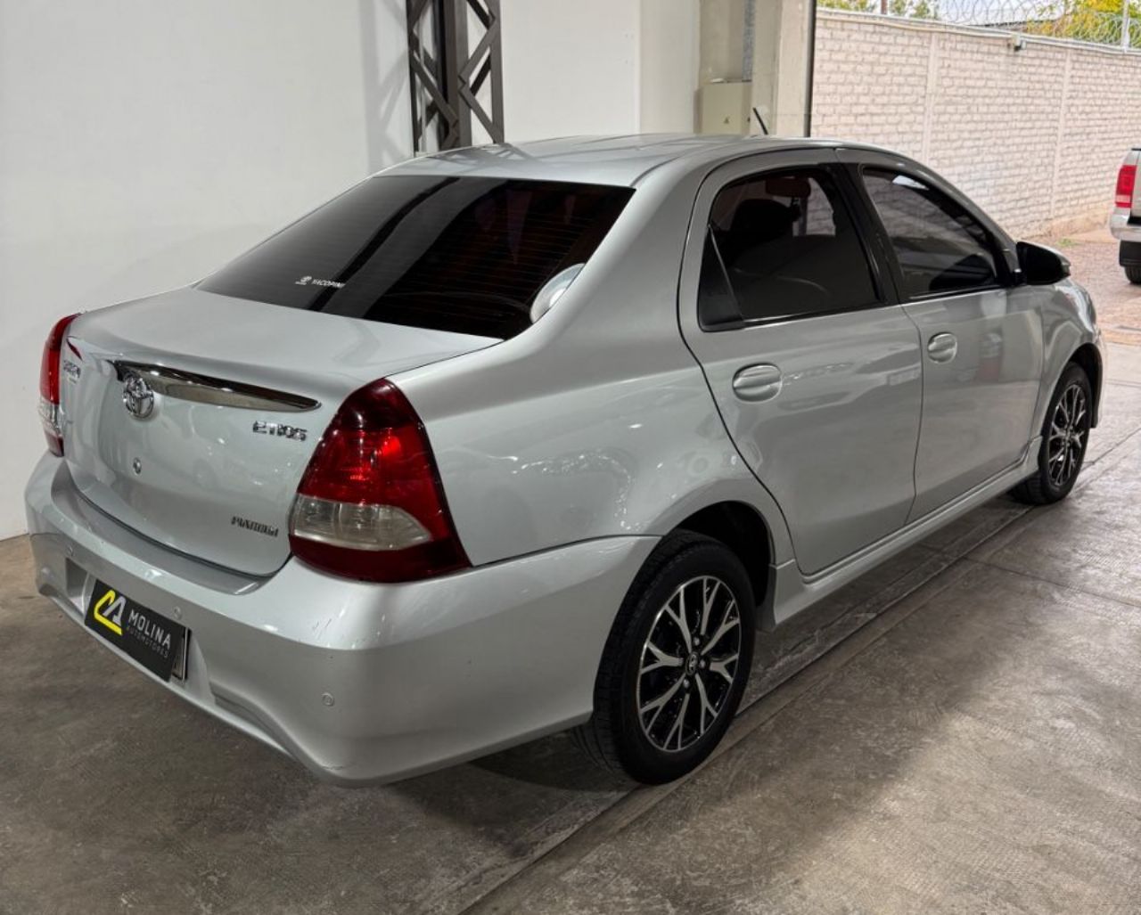 Toyota Etios Usado en Mendoza, deRuedas