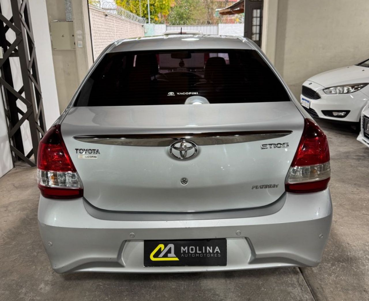 Toyota Etios Usado en Mendoza, deRuedas