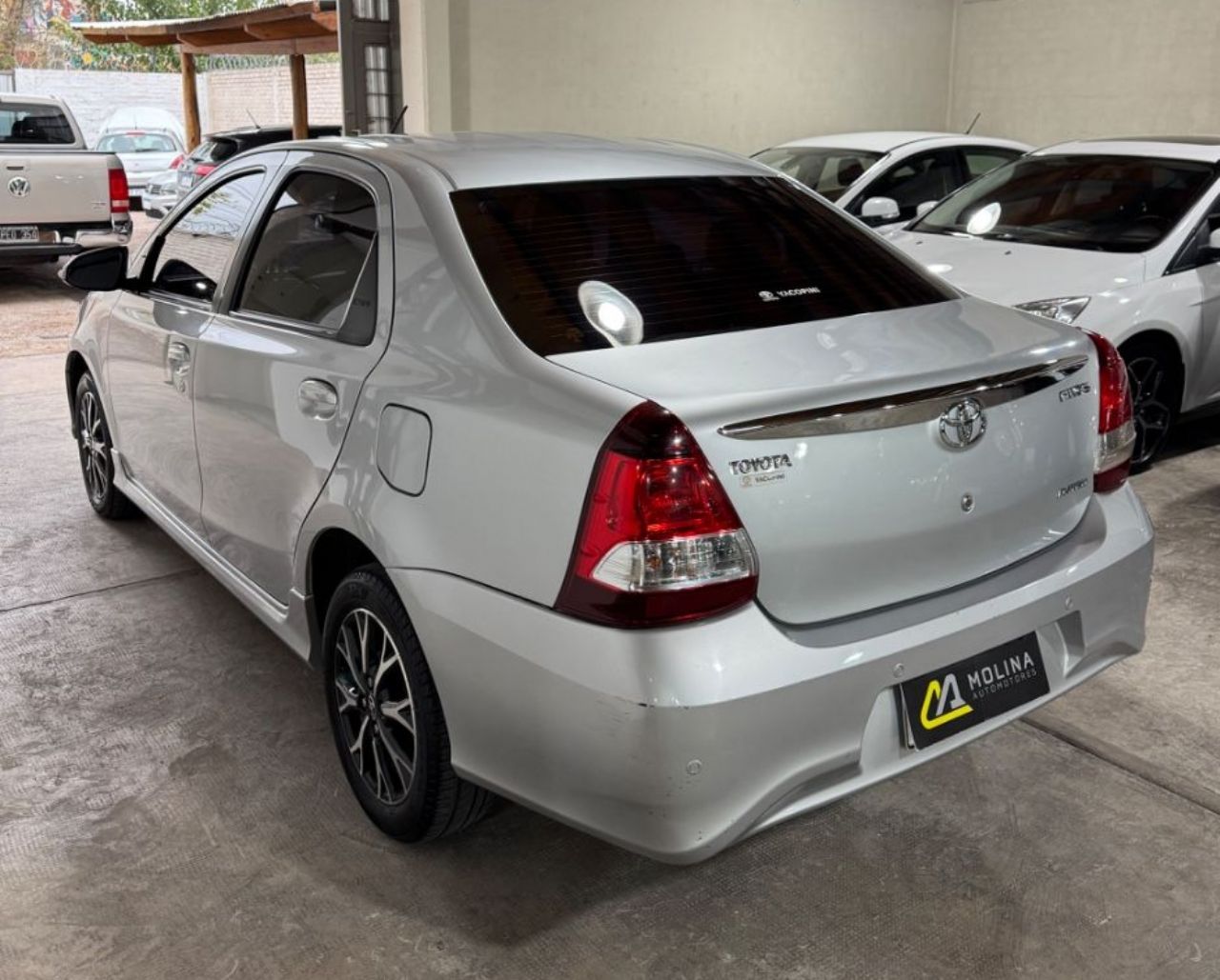 Toyota Etios Usado en Mendoza, deRuedas