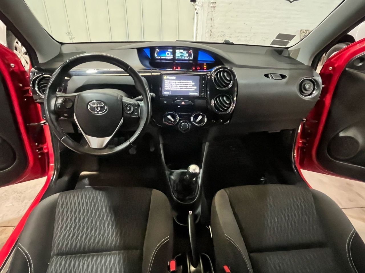 Toyota Etios Usado en Mendoza, deRuedas