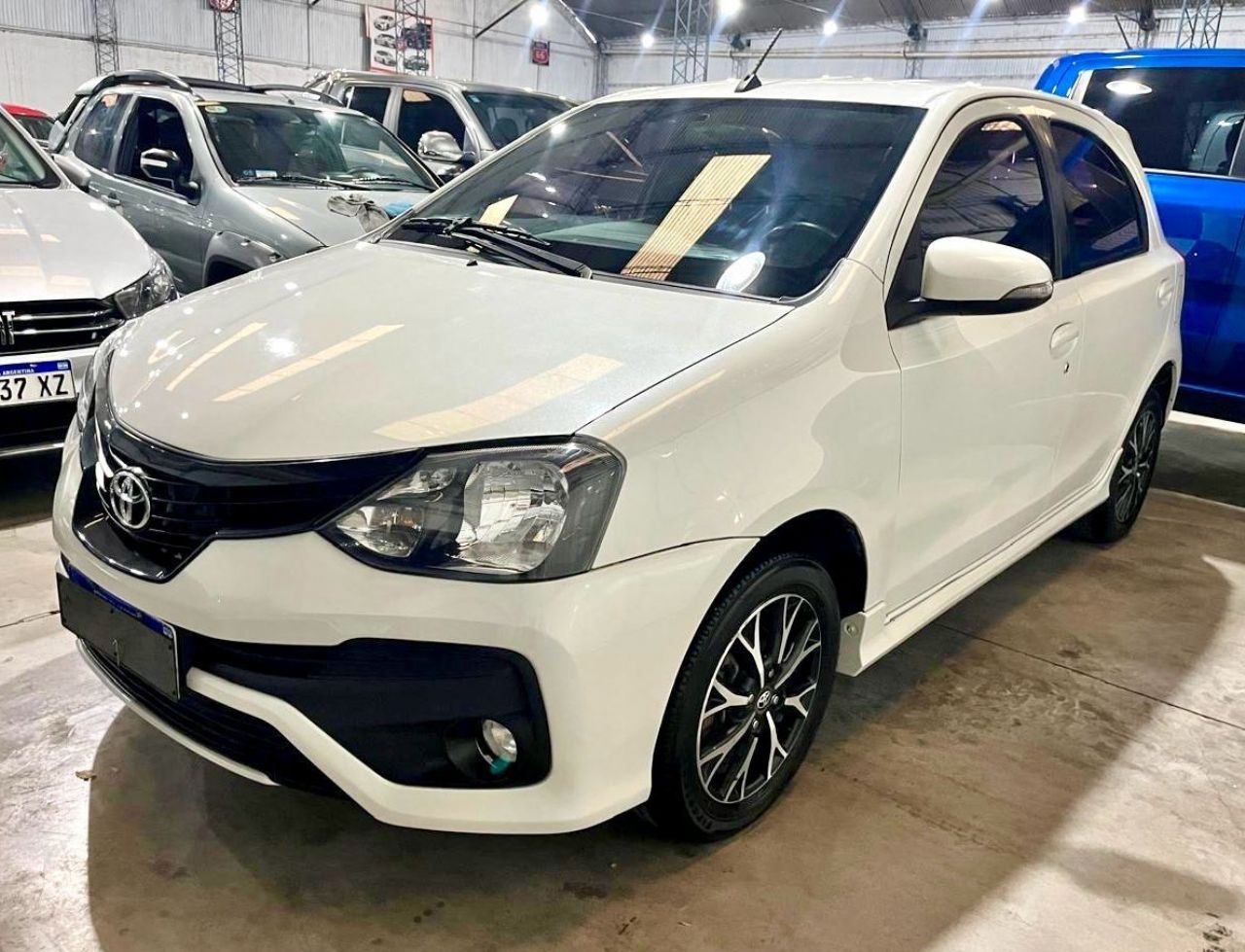 Toyota Etios Usado Financiado en Mendoza, deRuedas