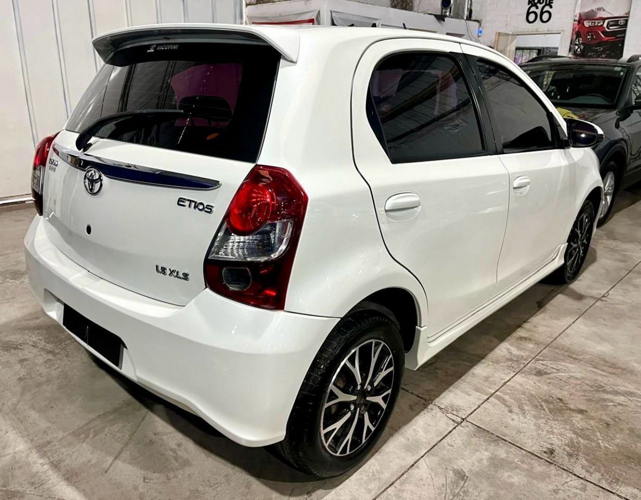 Toyota Etios Usado Financiado en Mendoza, deRuedas