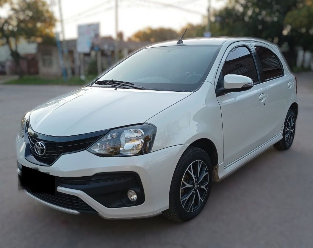 Toyota Etios Usado en Buenos Aires, deRuedas