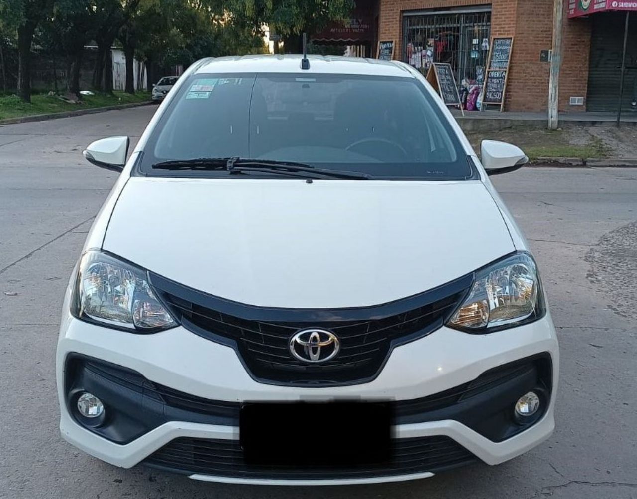 Toyota Etios Usado en Buenos Aires, deRuedas