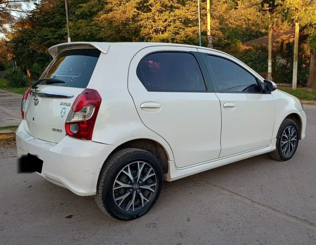 Toyota Etios Usado en Buenos Aires, deRuedas