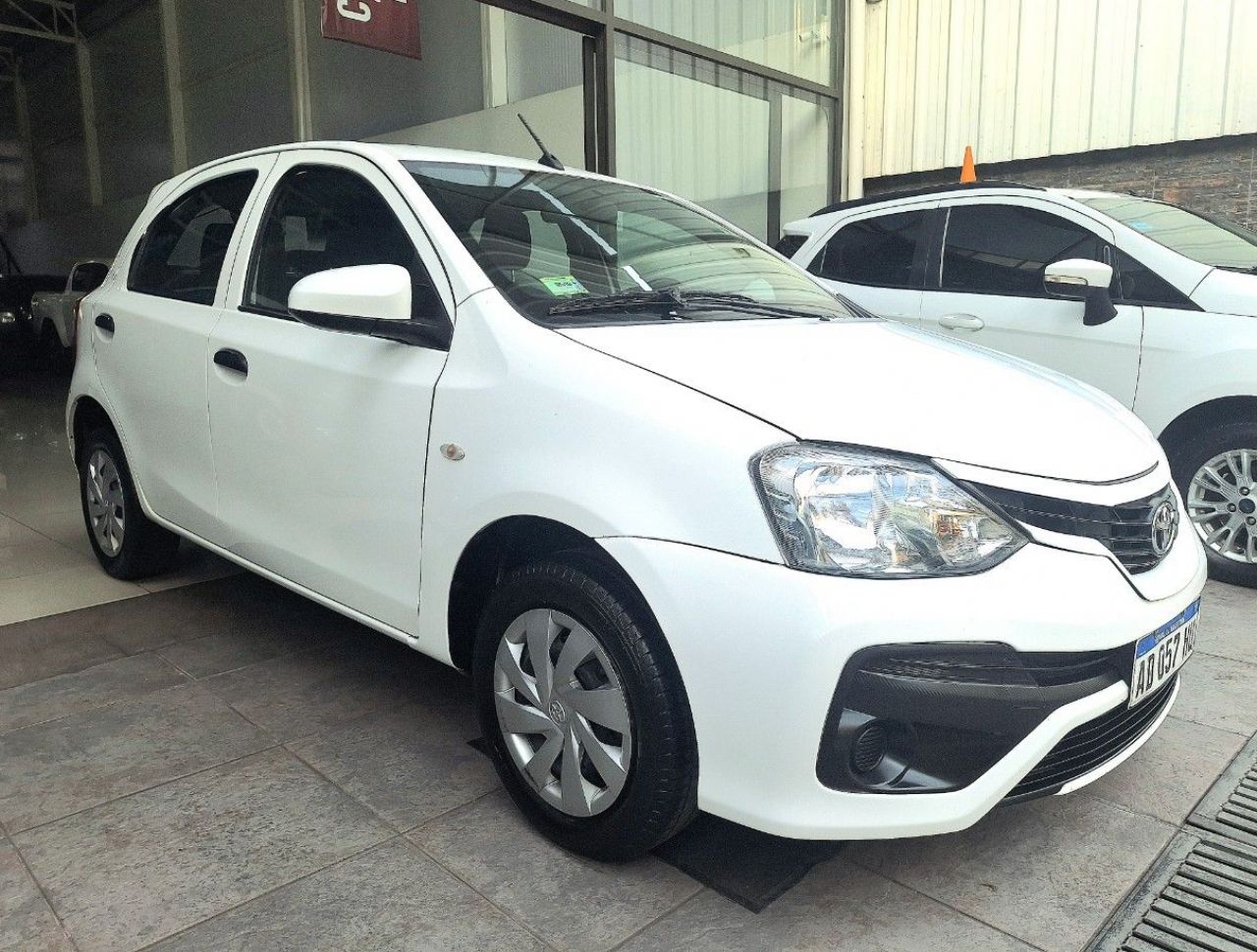 Toyota Etios Usado Financiado en Mendoza, deRuedas