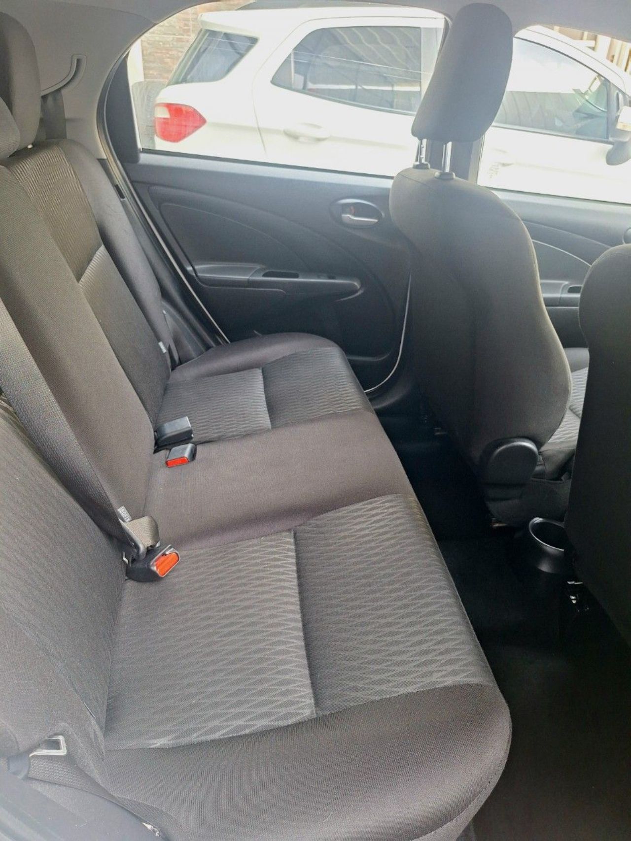 Toyota Etios Usado Financiado en Mendoza, deRuedas