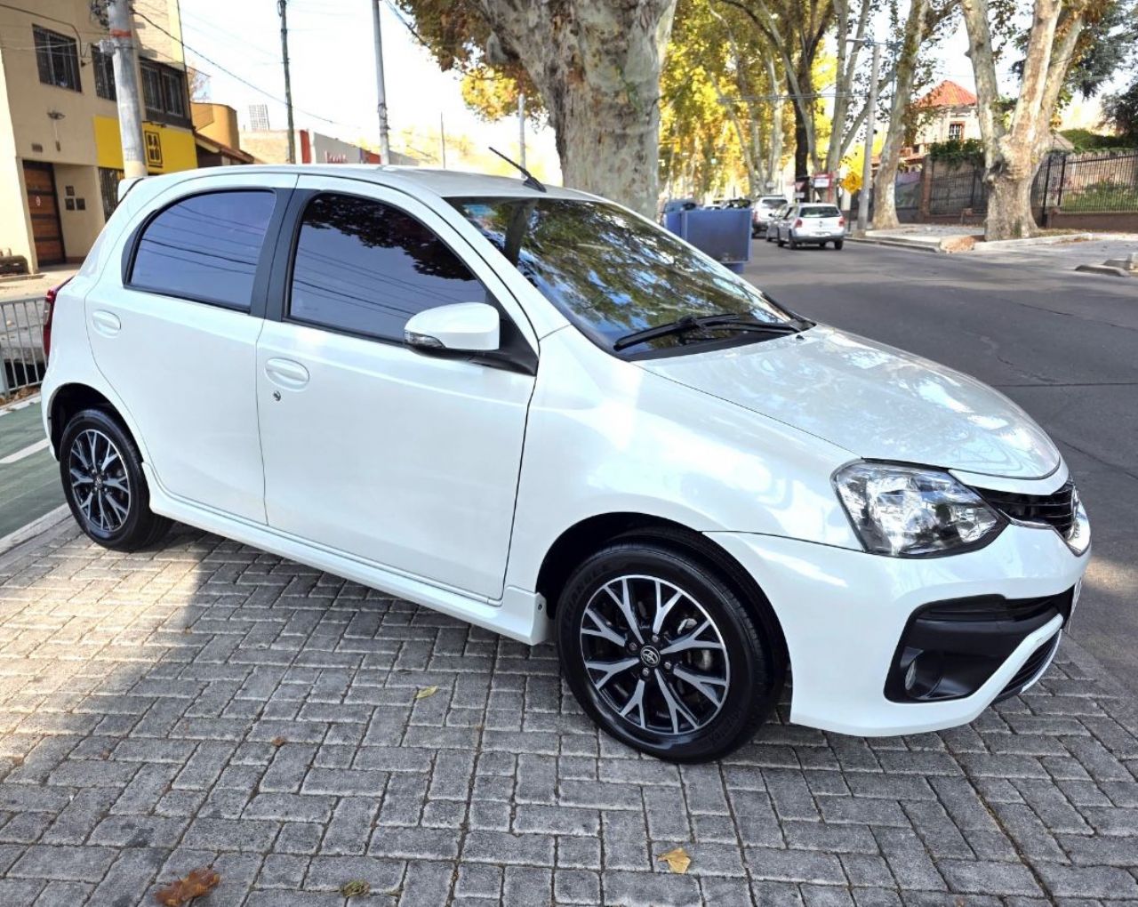 Toyota Etios Usado en Mendoza, deRuedas