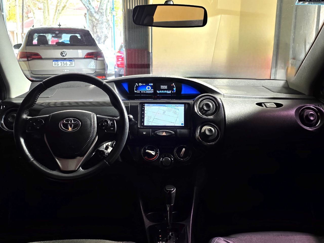 Toyota Etios Usado en Mendoza, deRuedas