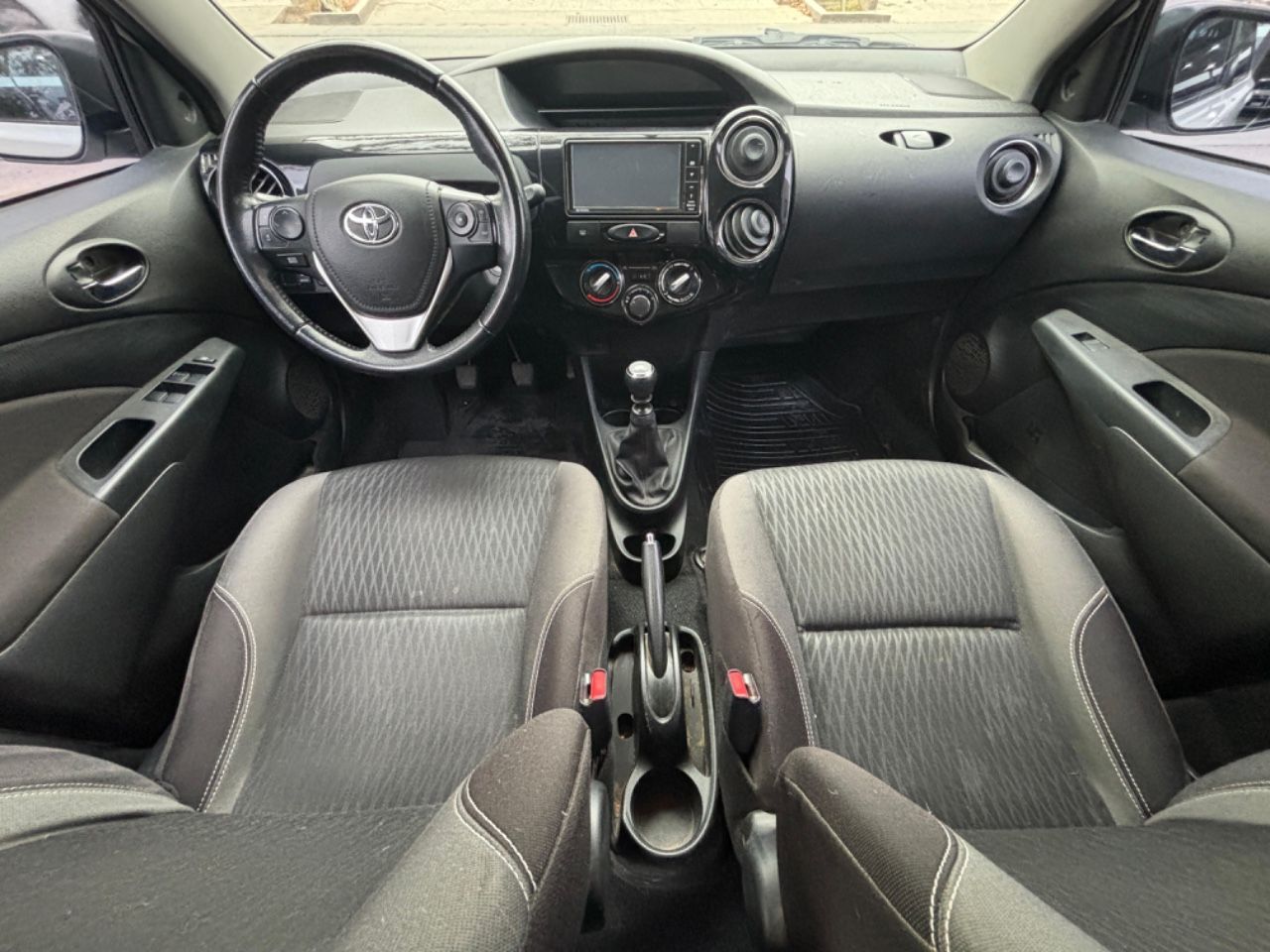 Toyota Etios Usado en Mendoza, deRuedas