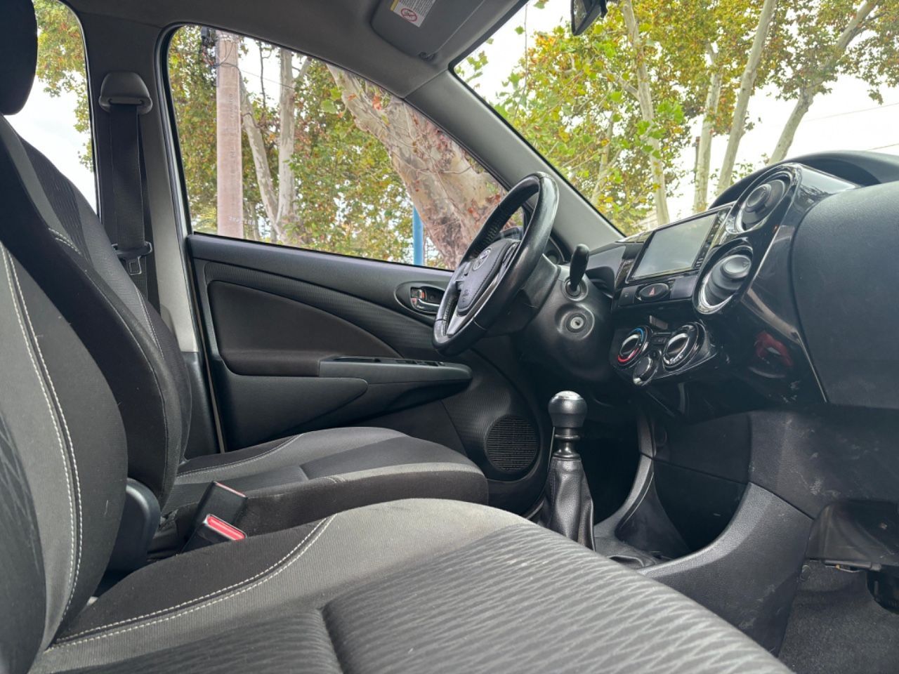 Toyota Etios Usado en Mendoza, deRuedas