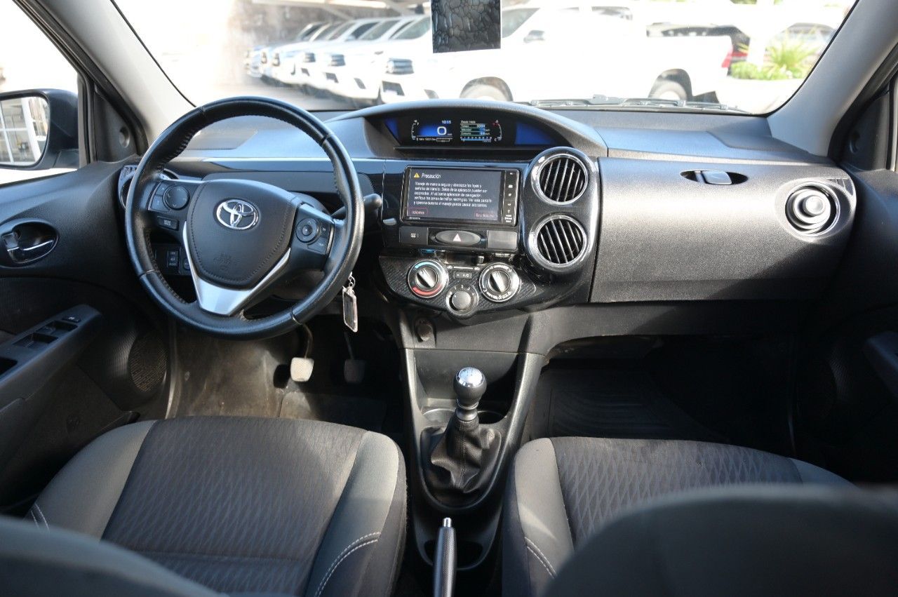 Toyota Etios Usado en San Luis, deRuedas