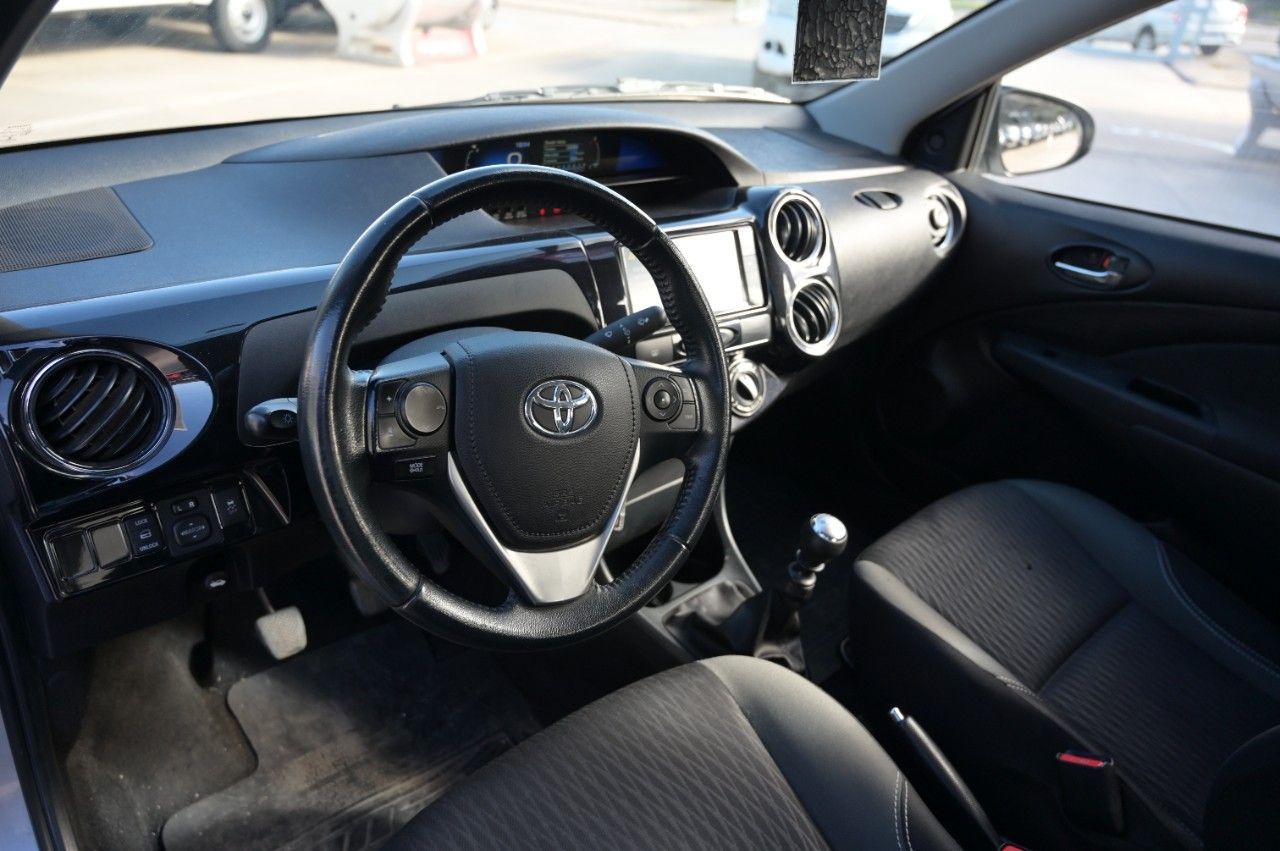Toyota Etios Usado en San Luis, deRuedas
