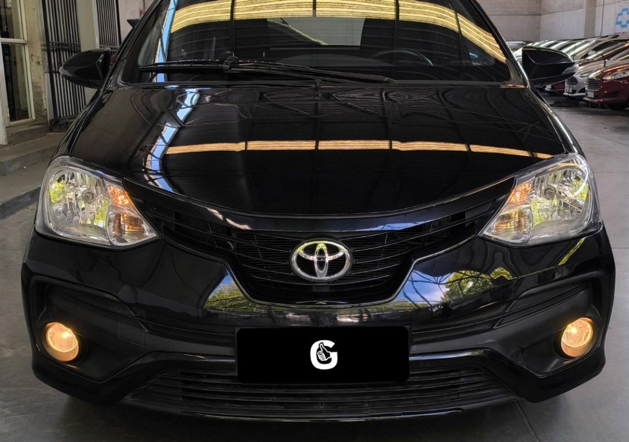 Toyota Etios Usado en Mendoza, deRuedas
