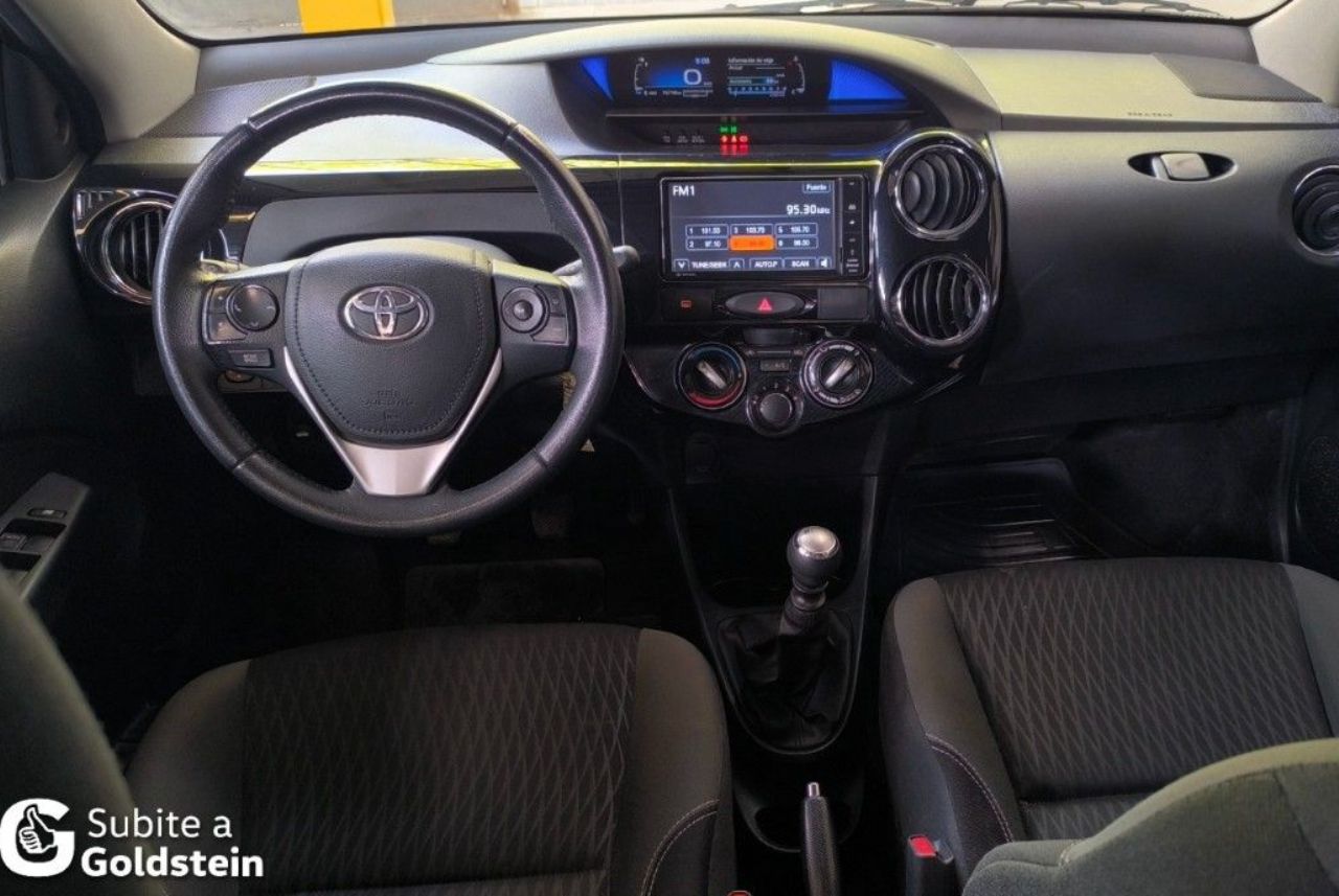 Toyota Etios Usado en Mendoza, deRuedas