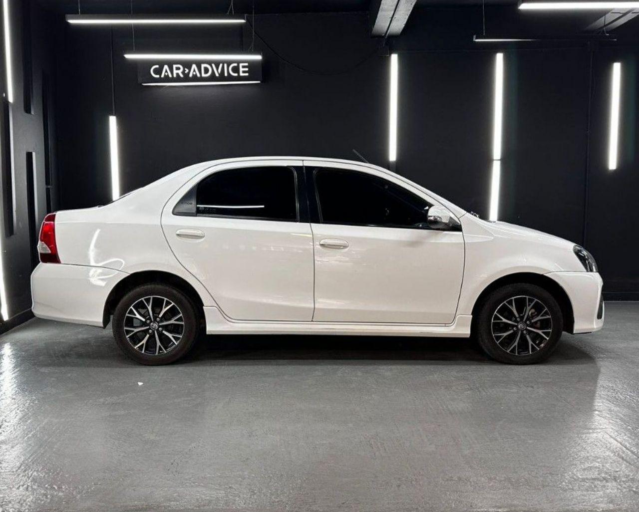 Toyota Etios Usado en Córdoba, deRuedas