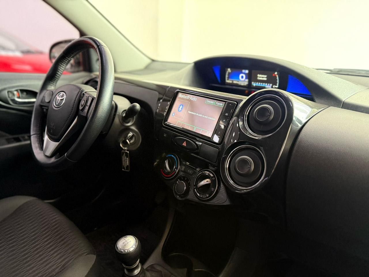 Toyota Etios Usado Financiado en Córdoba, deRuedas