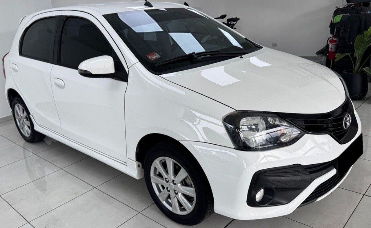 Toyota Etios Usado Financiado en Córdoba, deRuedas