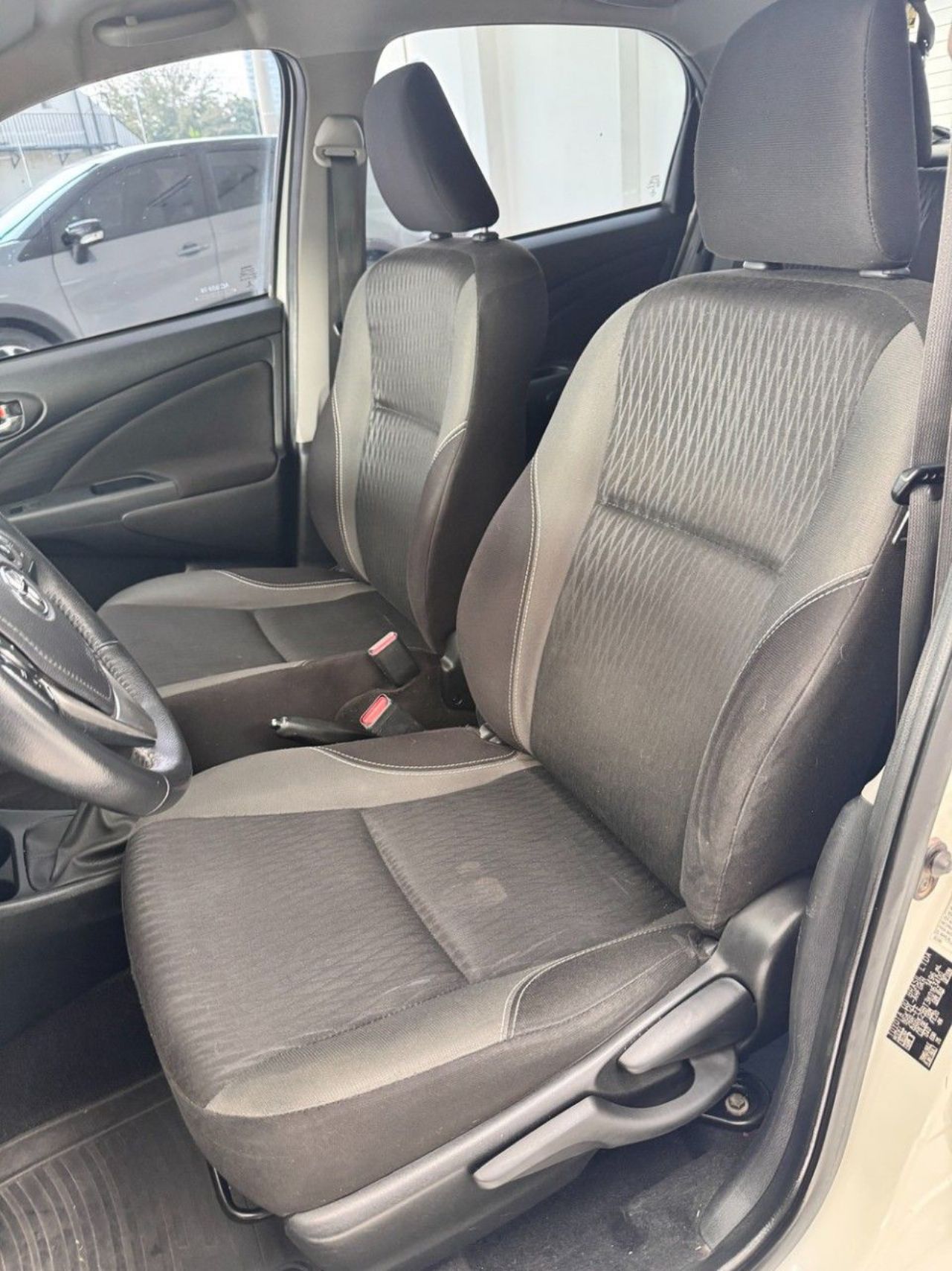 Toyota Etios Usado Financiado en Córdoba, deRuedas