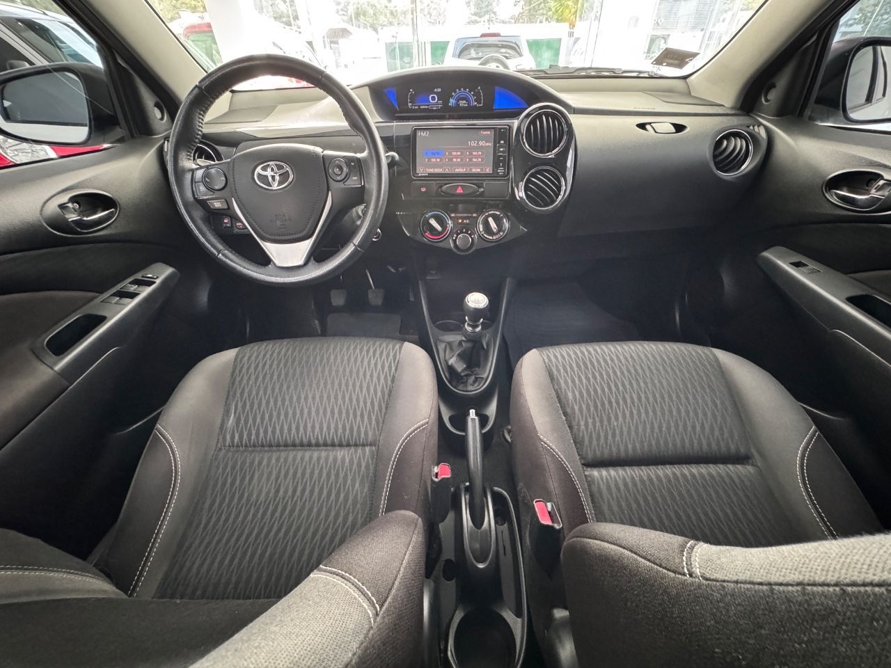 Toyota Etios Usado Financiado en Córdoba, deRuedas