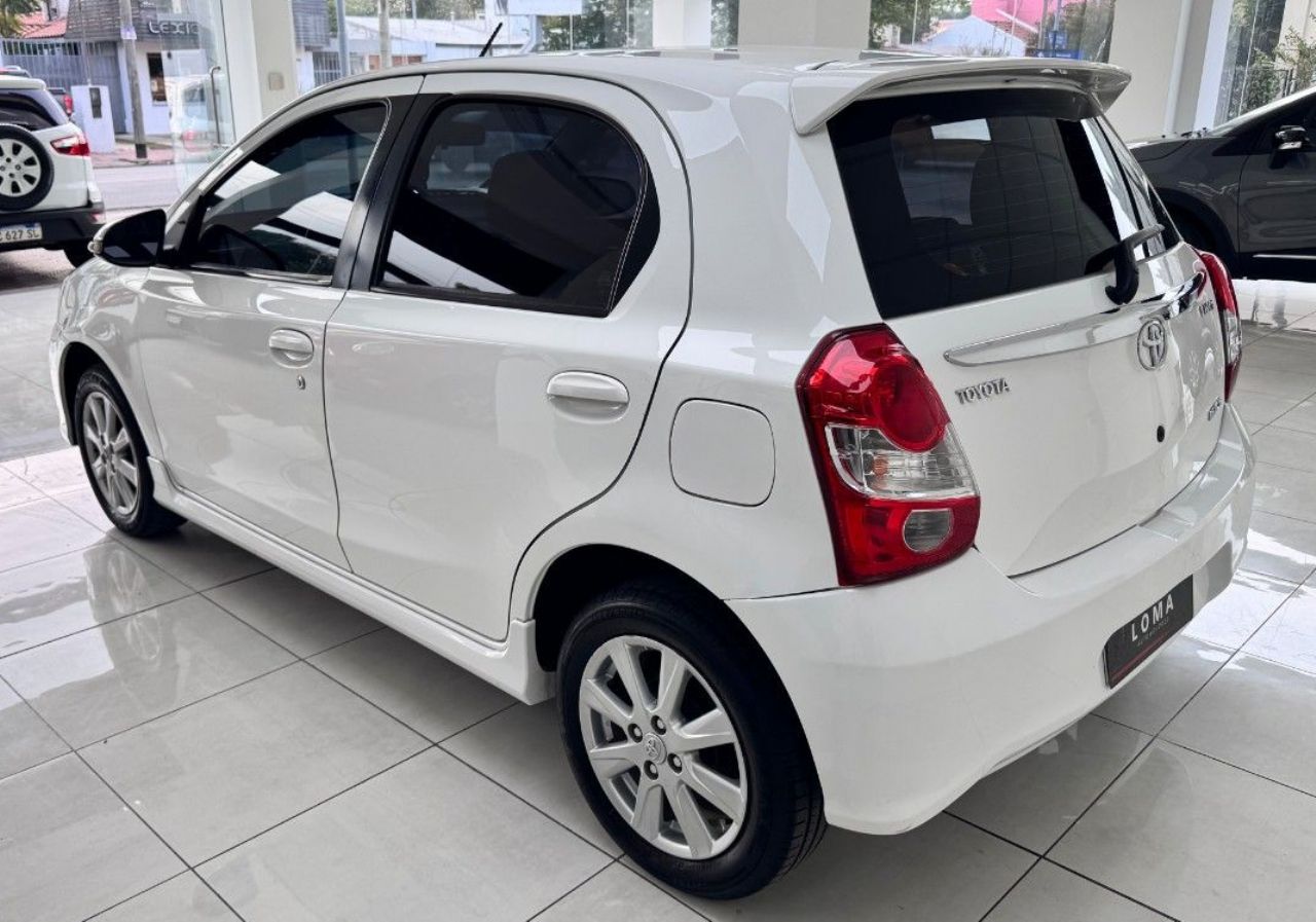 Toyota Etios Usado Financiado en Córdoba, deRuedas