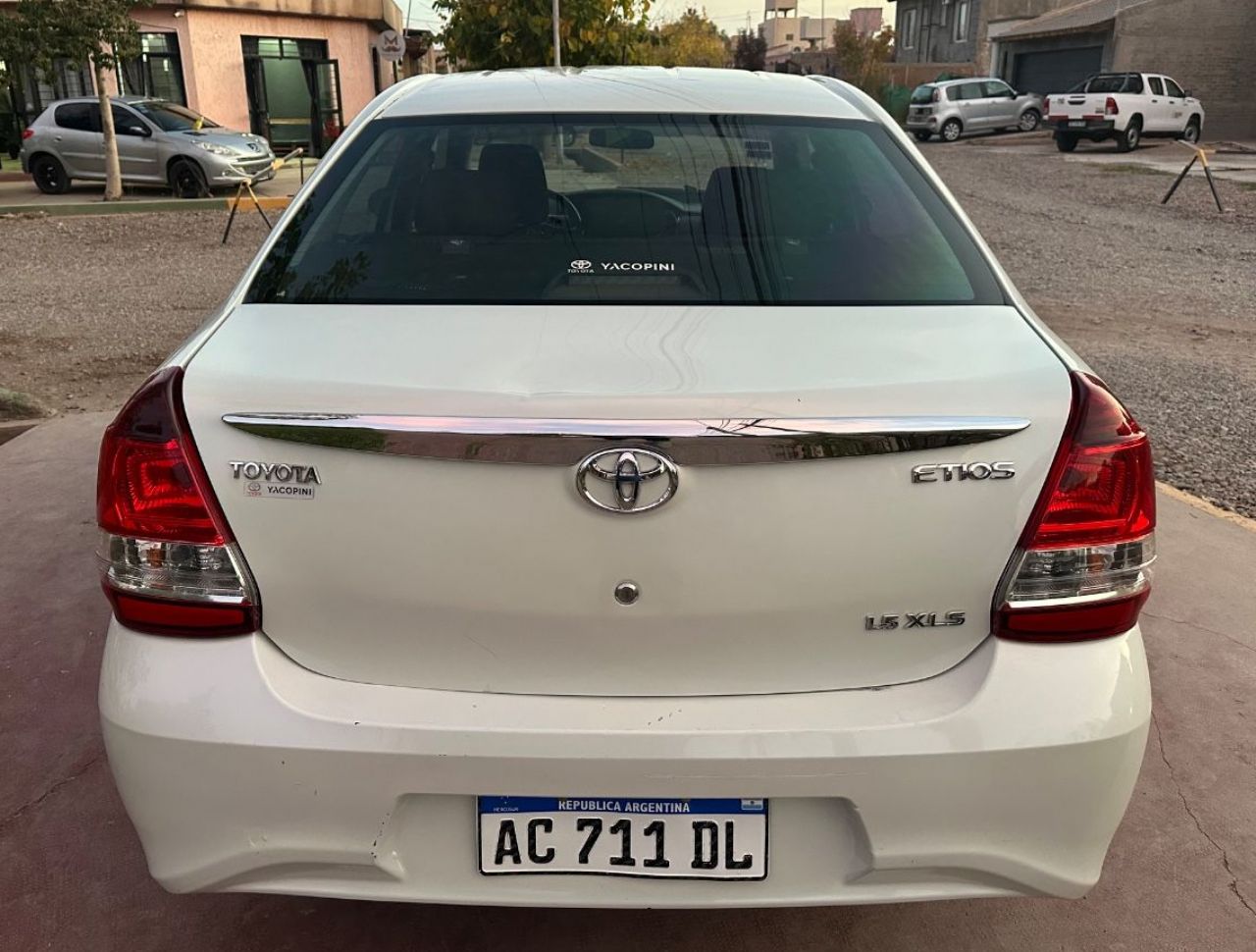 Toyota Etios Usado Financiado en Mendoza, deRuedas