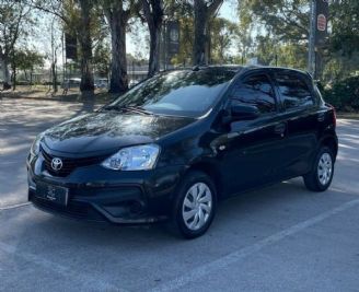 Toyota Etios Usado en Córdoba Financiado