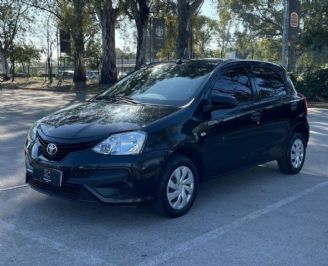 Toyota Etios Usado en Córdoba Financiado