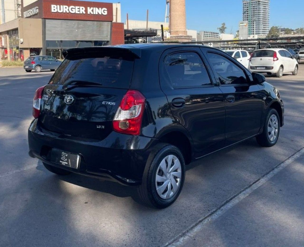 Toyota Etios Usado Financiado en Córdoba, deRuedas
