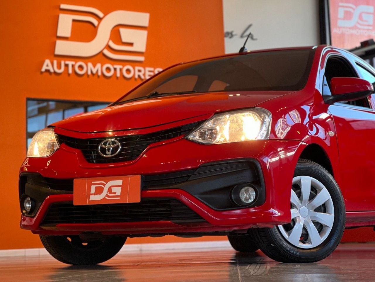 Toyota Etios Usado Financiado en Córdoba, deRuedas