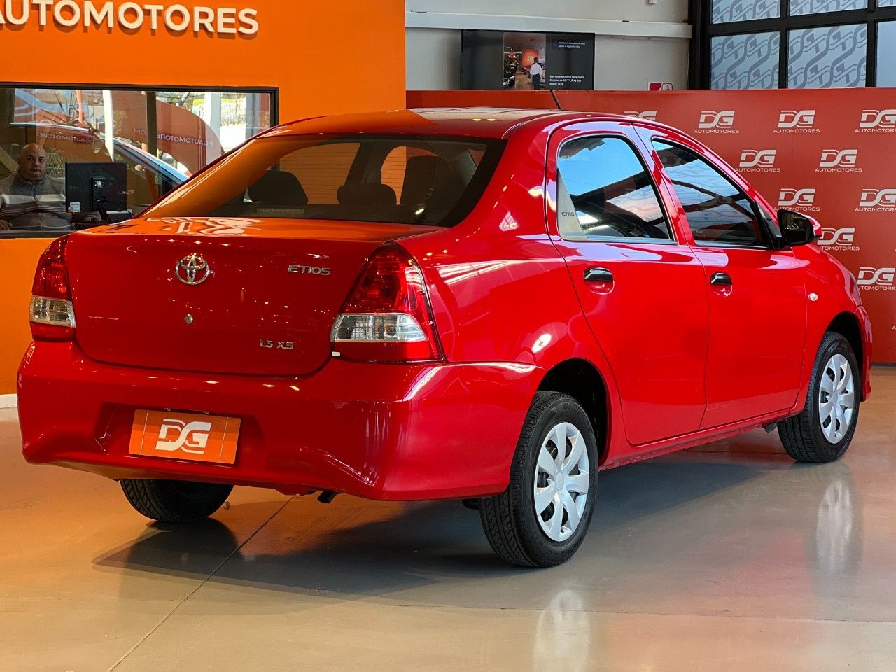 Toyota Etios Usado Financiado en Córdoba, deRuedas