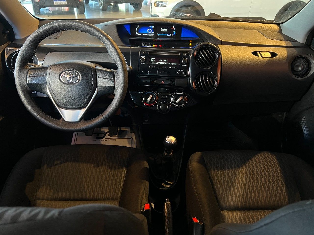 Toyota Etios Usado Financiado en Córdoba, deRuedas