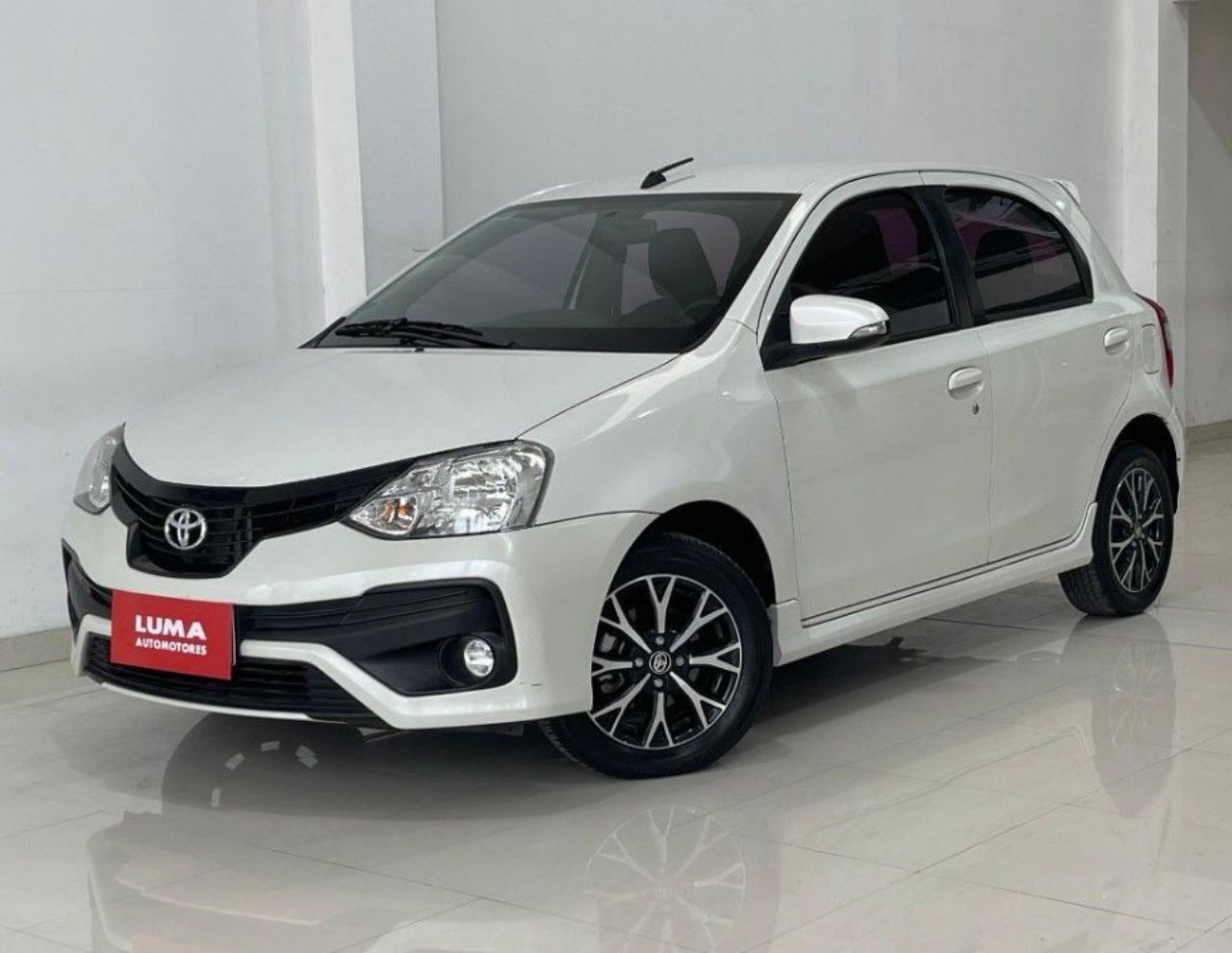 Toyota Etios Usado Financiado en Mendoza, deRuedas