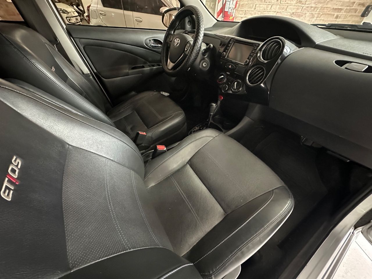 Toyota Etios Usado Financiado en Mendoza, deRuedas