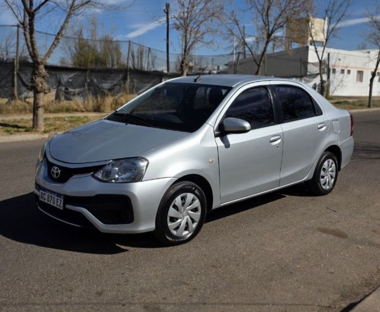 Toyota Etios Usado en Mendoza, deRuedas