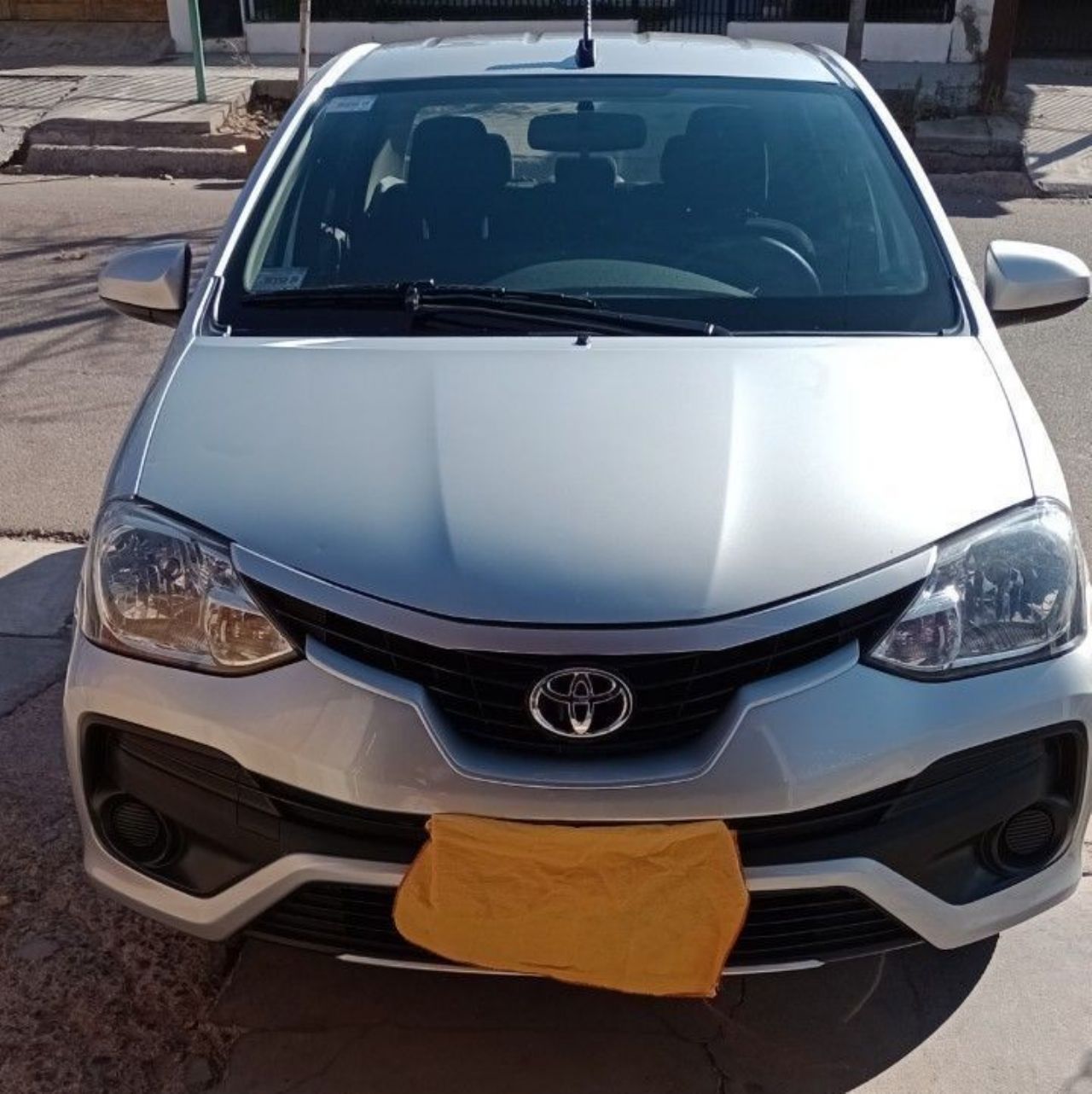 Toyota Etios Usado en Mendoza, deRuedas
