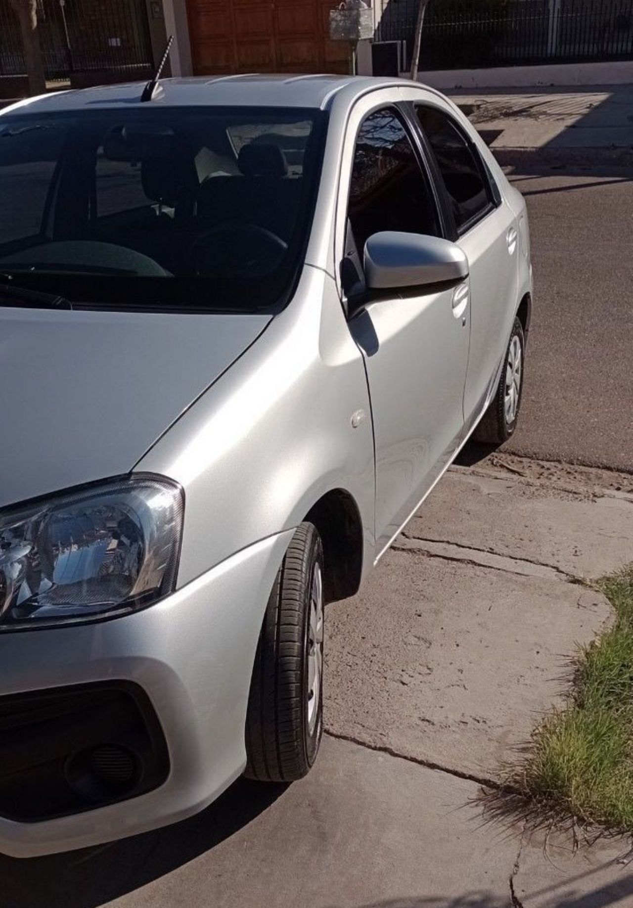 Toyota Etios Usado en Mendoza, deRuedas